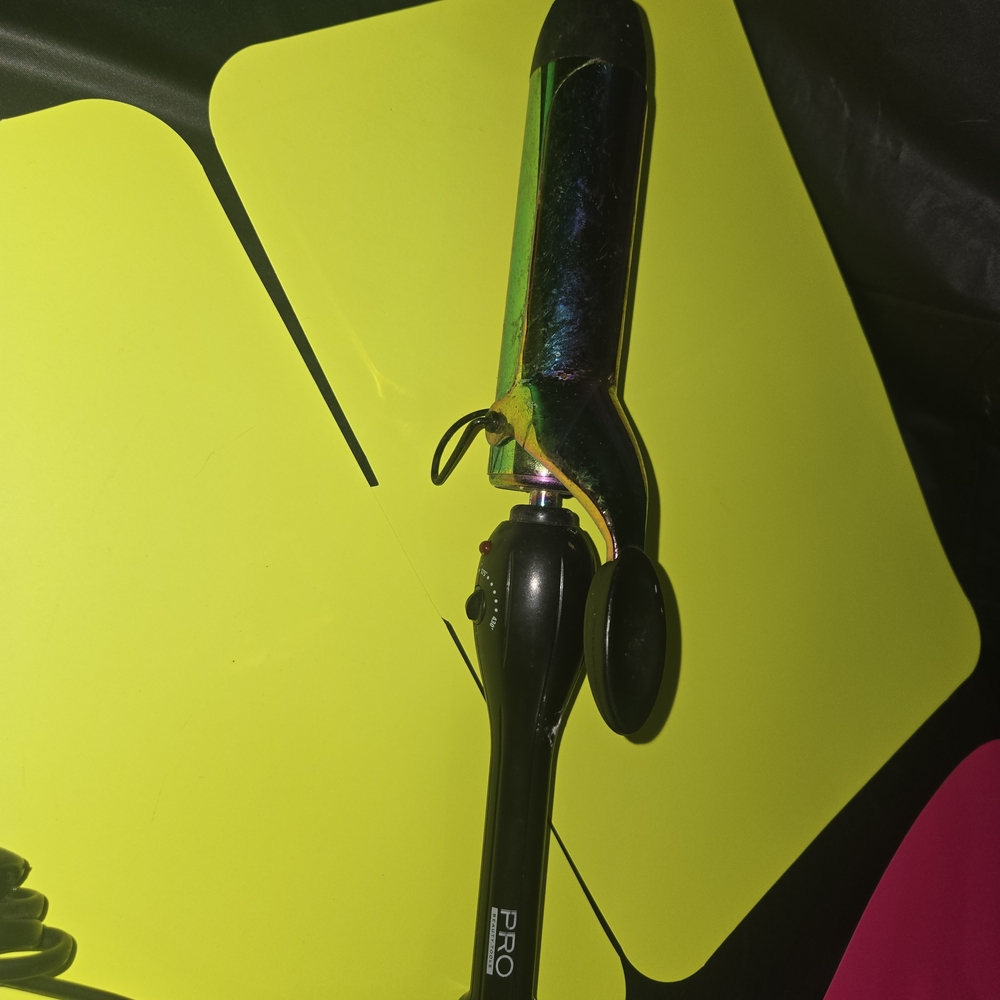 Black and Iridescent Curling Iron